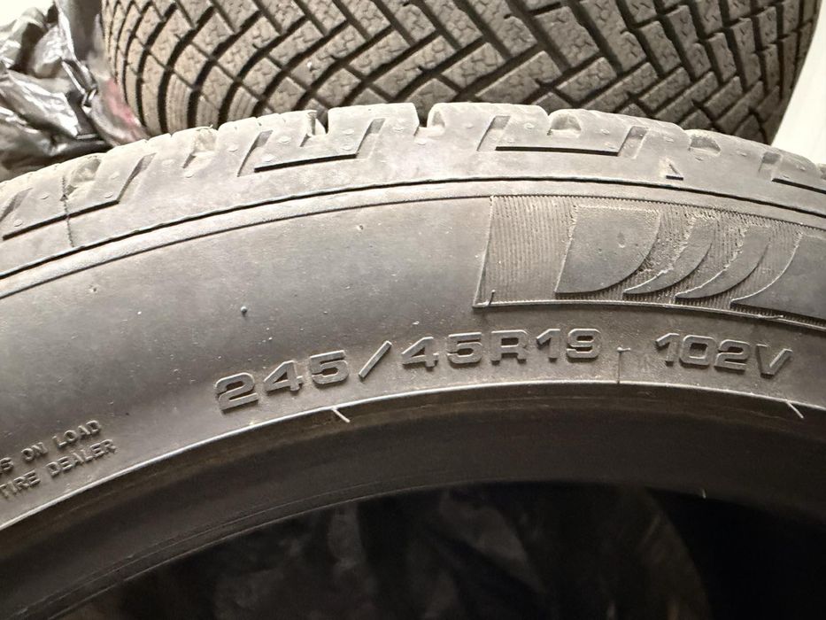 Зимни гуми 245/45/19