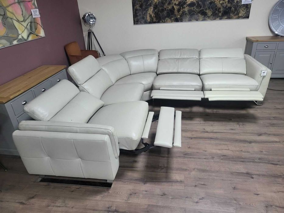 Кремав кожен ъглов диван с електрически релаксиращ механизъм