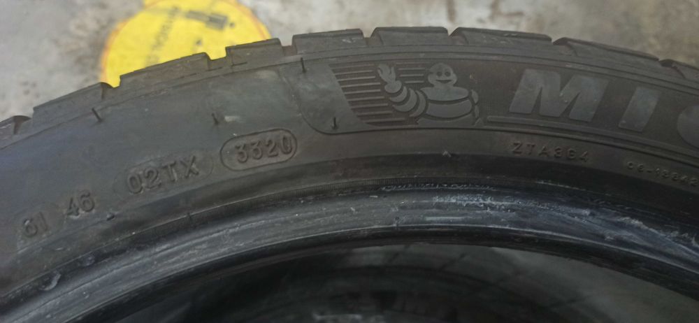 2бр.зимни гуми 305/35/21 Michelin