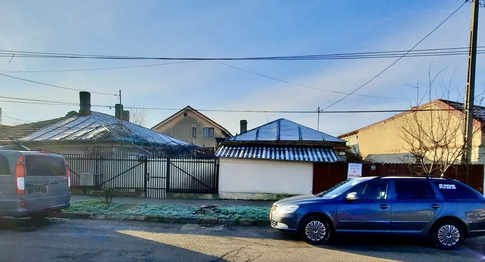 Oras Calarasi : 2 case + teren de vanzare