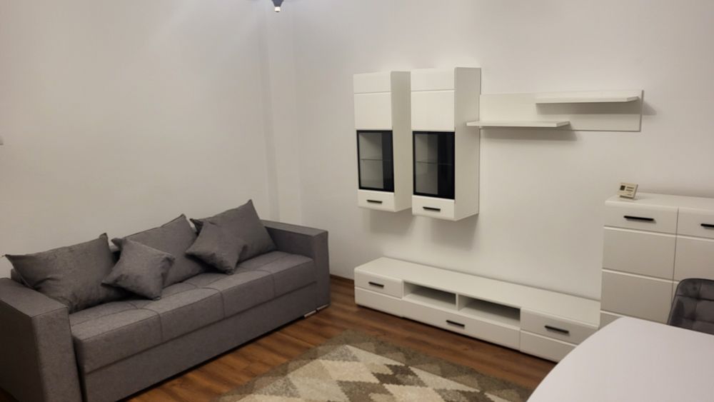 Apartament la casa, recent renovat spre inchiriere