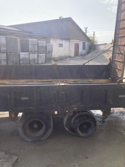 Remorcă tip platformă REMA