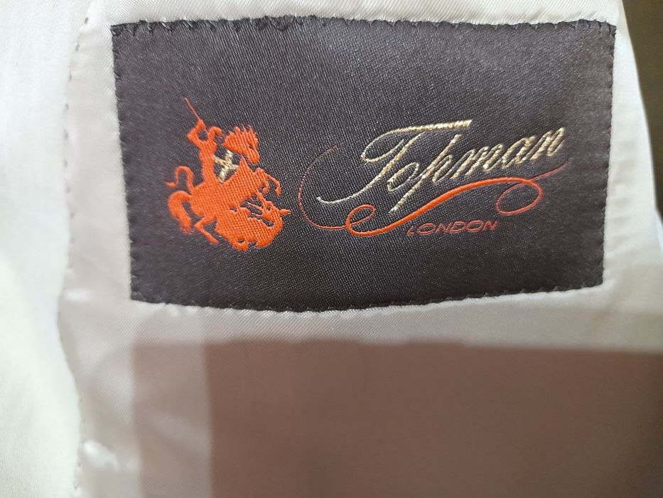 Vind costum bej nou "TopMan" din London mărimea 42-44 L