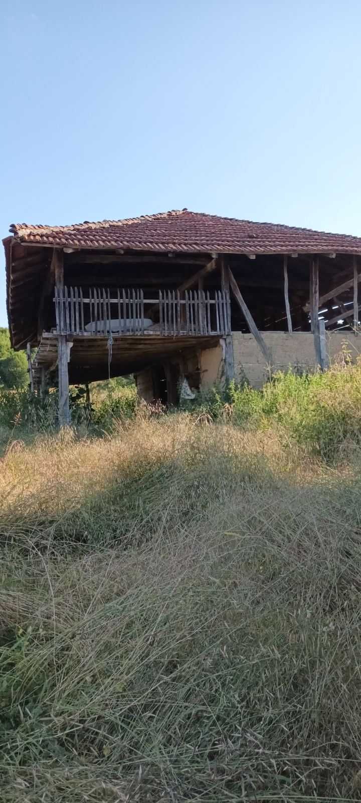 Къща с двор в Сливенския балкан