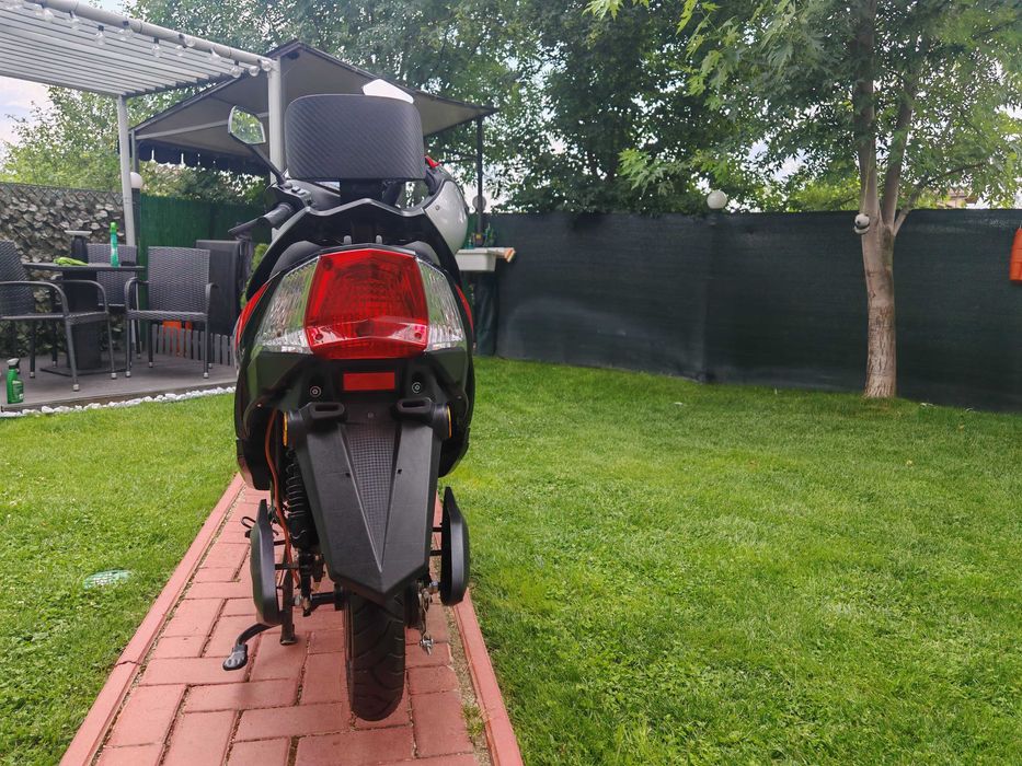 Scuter electric 25 km/h