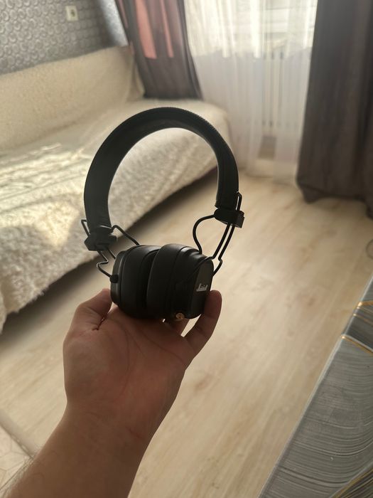 Наушники Marshall