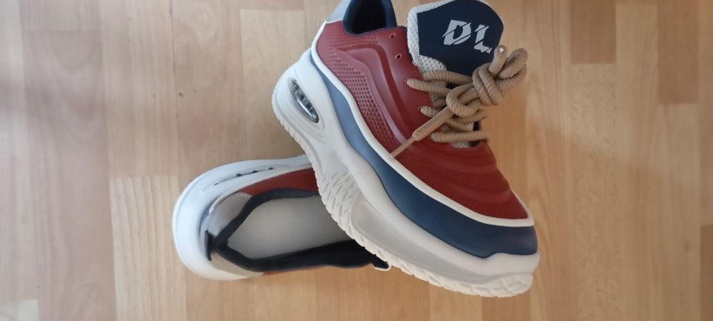 Нови маратонки DL