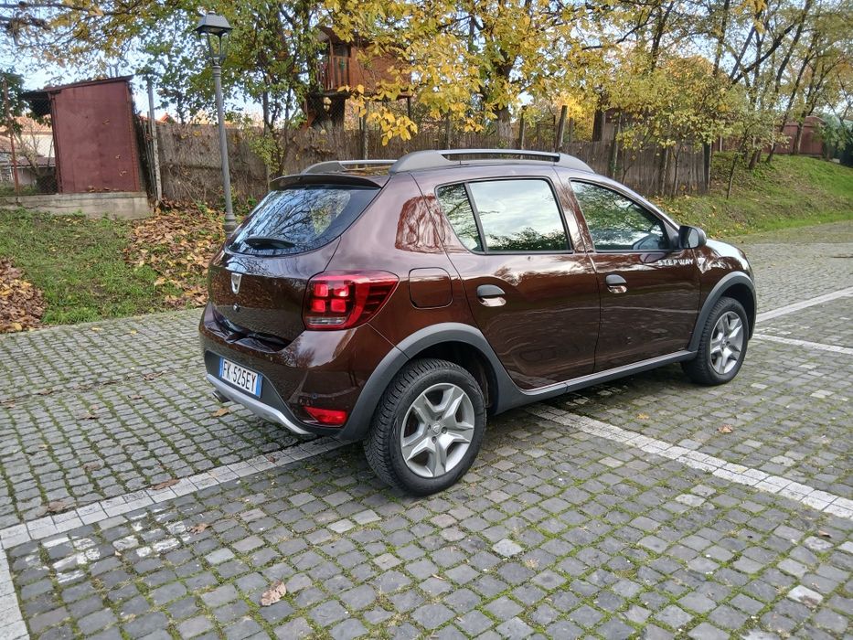 Dacia sandero stepway an 2017 0.9 benzina si gaz