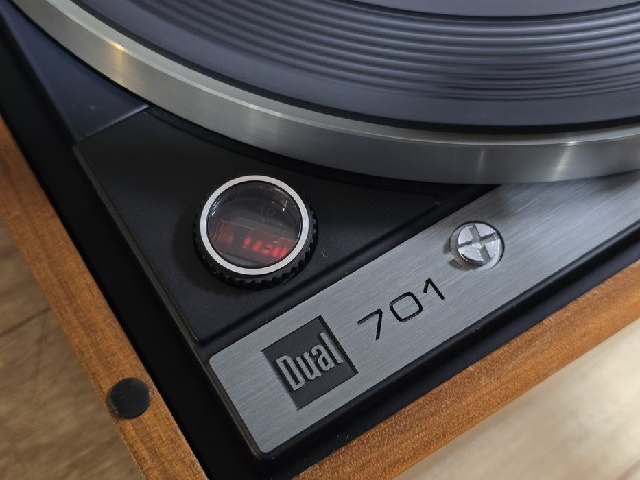 Pick-up DUAL 701, retro ,full automatic, direct drive, pitch control