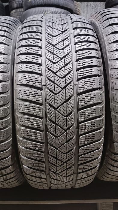 4бр. зимни гуми 245/45/18 Pirelli Sotto Zero 3, MO, runflat 
dot22
6.9