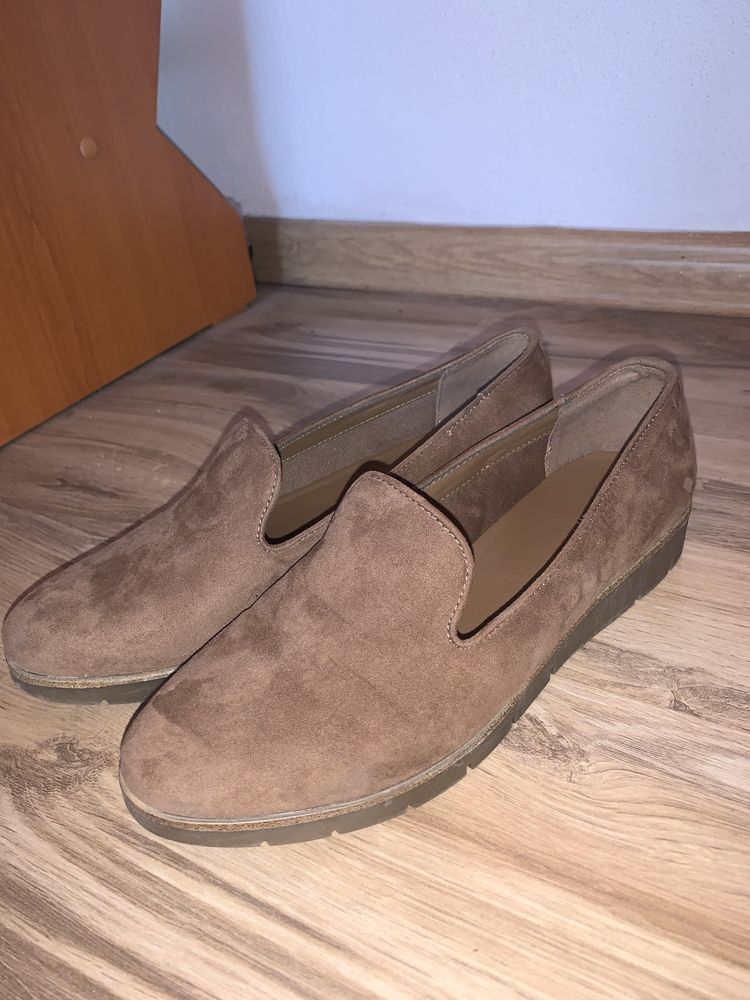 Pantofi de piele