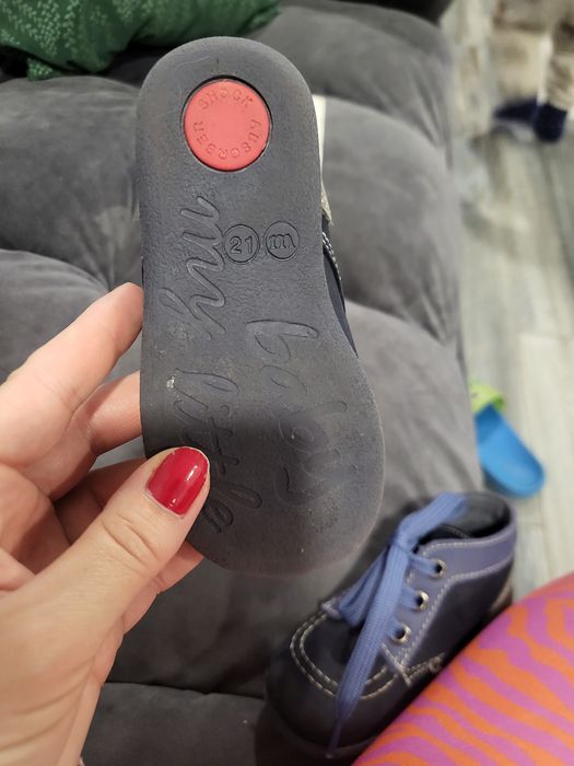 Vând papucia Melania