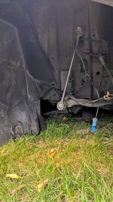 Vând BMW e46 avariat , motor 1.8 benzină , are catalizator !!