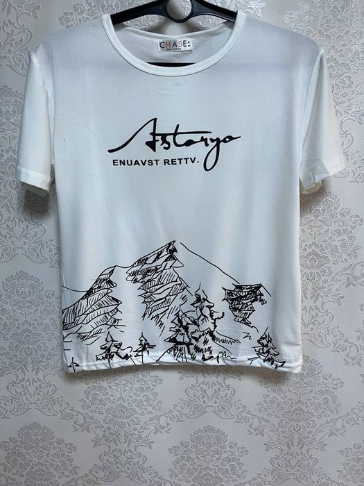 Продам комплект из 2 предметов: футболка, шорты.