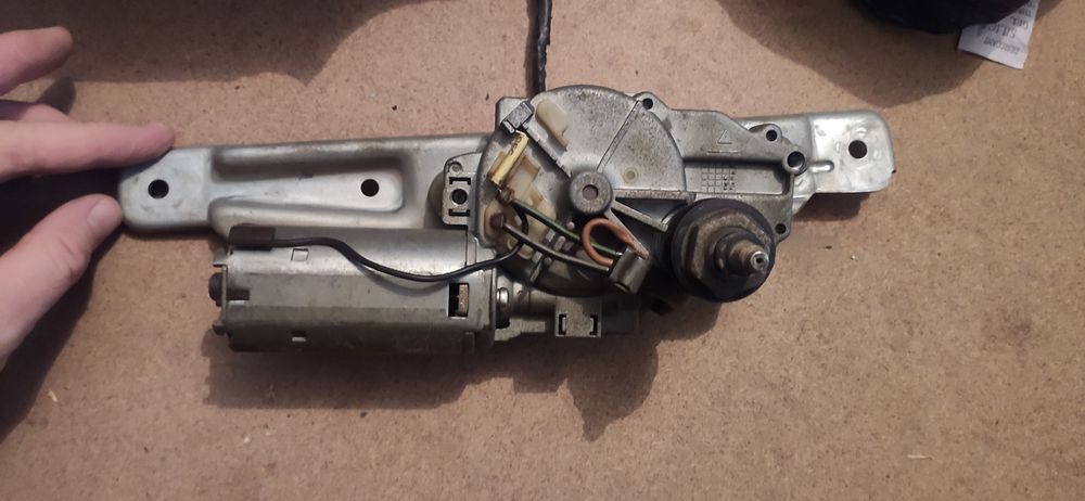 Моторчик задний стеклоочистителя golf 3 универсал