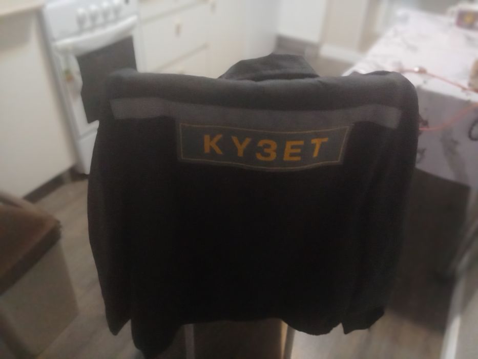 Продам костюм охранника размер 50 /176 новый