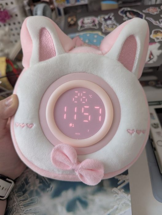 Часы будильник розовые