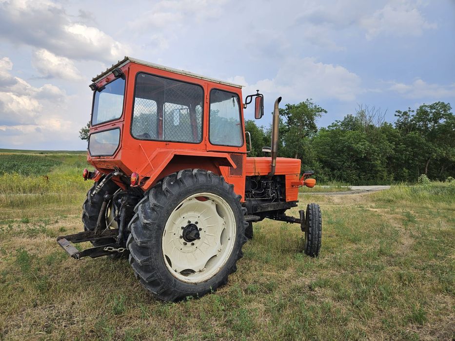 Vând Tractor U650