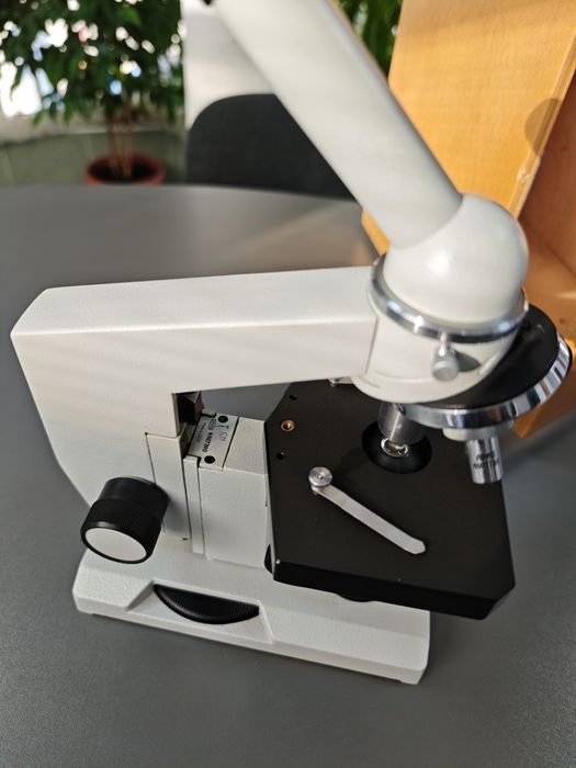 Лабораторен микроскоп ЛОМО Биолам