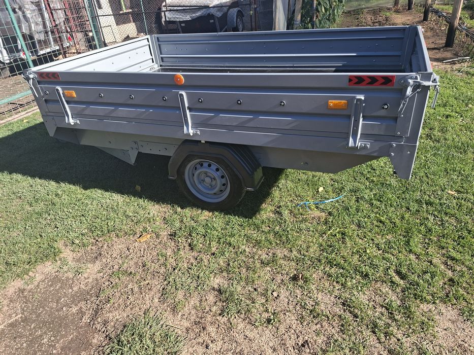 Vând  remorca... 750 kg