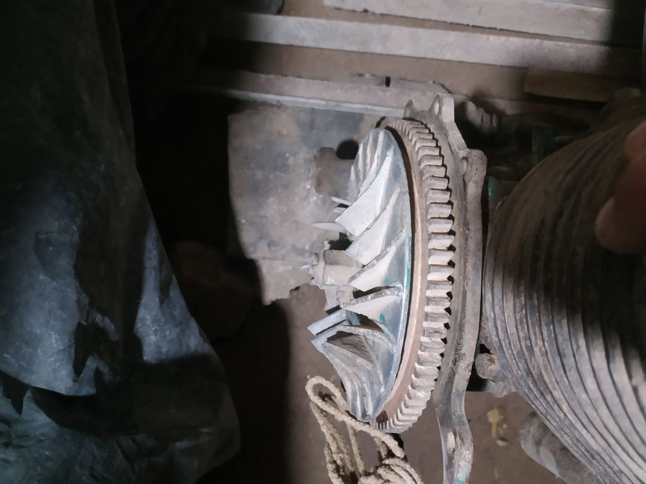 T 40 traktorini yordamchi dvigateli