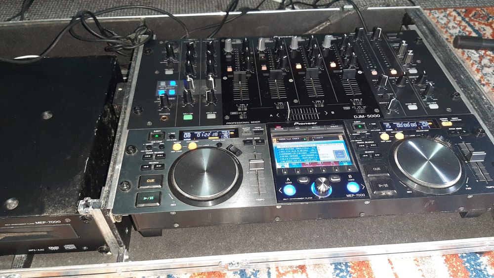 Consola Pioneer Mep7000 + djm 5000