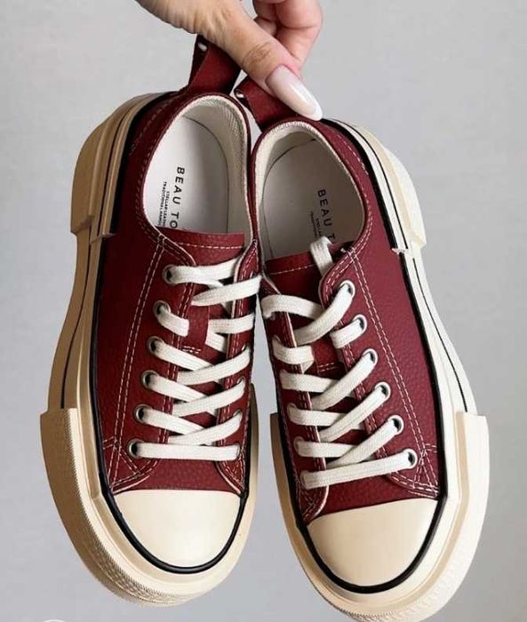 Продаю кеды новые