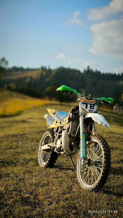 Husqvarna WR 125 2T - Perfect pentru pasionații de off-road!