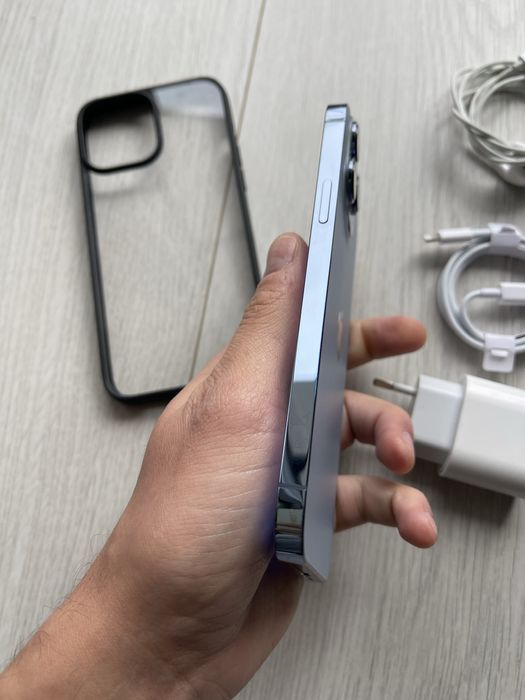 • Iphone 13 Pro Max • sierra blue •