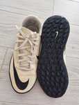 Incaltaminte fotbal, 35