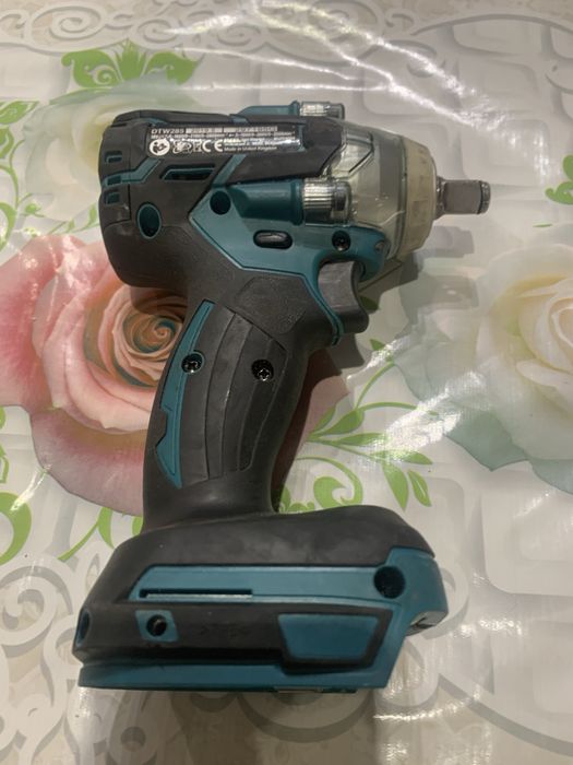 Makita DTW/ безчетков гайковерт