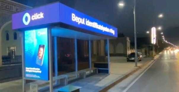 Samarqandda  bekatlarda reklama Реклама на  остановках  в Самарканде