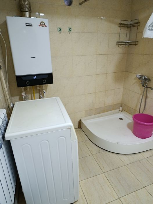 Срочно сдам 1 ком общий двор Дружба ул.Кирки только семейным