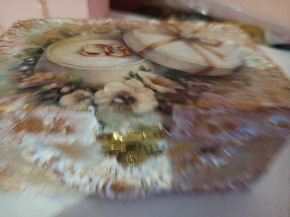 Луксозна кутийка за сватбени халки в стил бароков стил