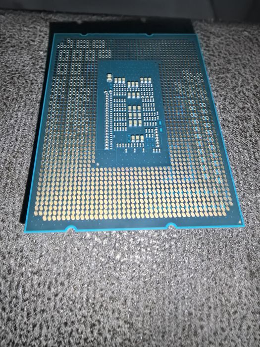 Продам Intel core i3-12100f был использован два года
