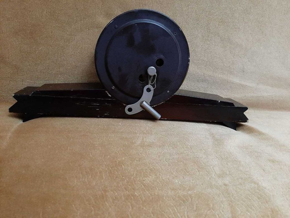 Часы настольные механические советские Весна