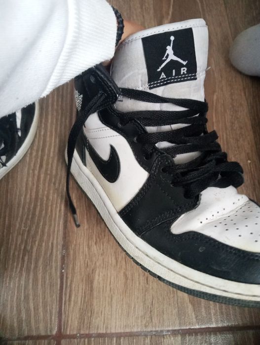 Vând Air Jordan păpucii ai fost purtați de câteva ori mărimea 37
