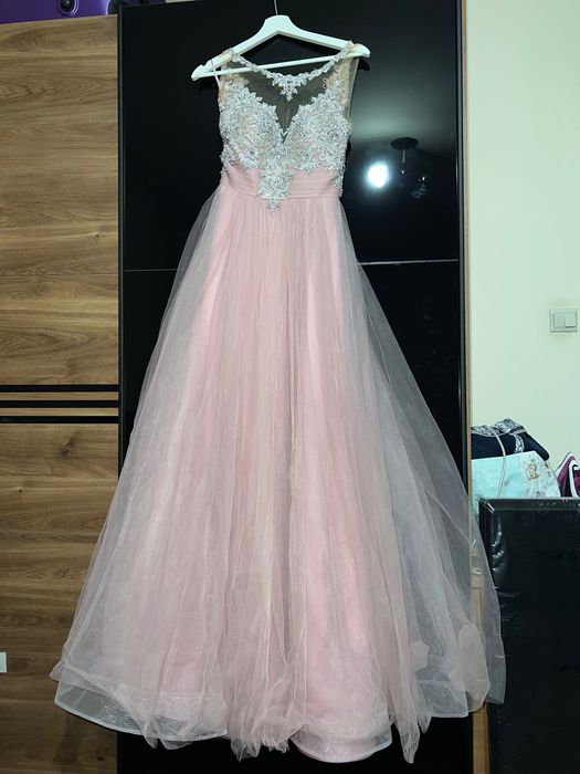 Бална рокля-единствен такъв модел