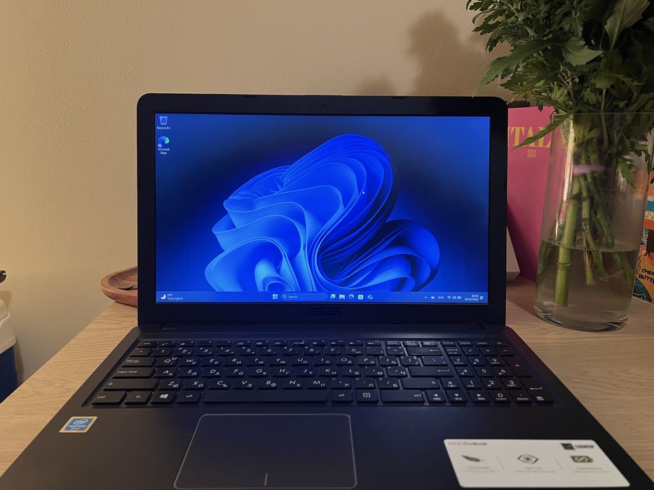 Лаптоп Asus Vivobook X543U