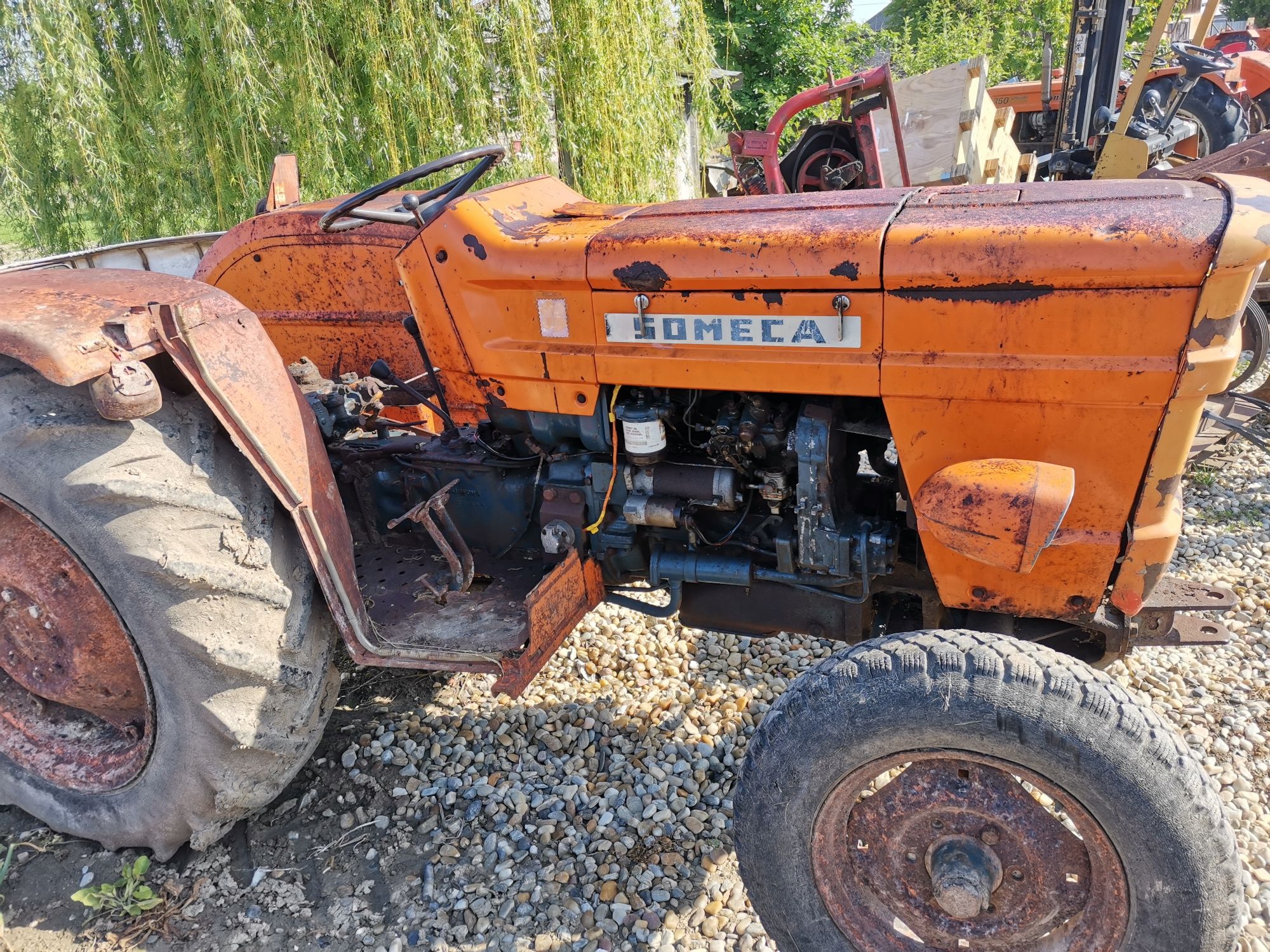 Dezmembrez tractor Fiat 450