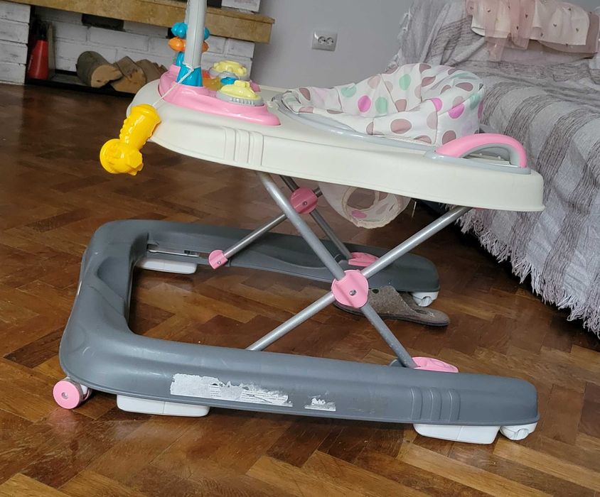 Premergator roz cu centru de activitati