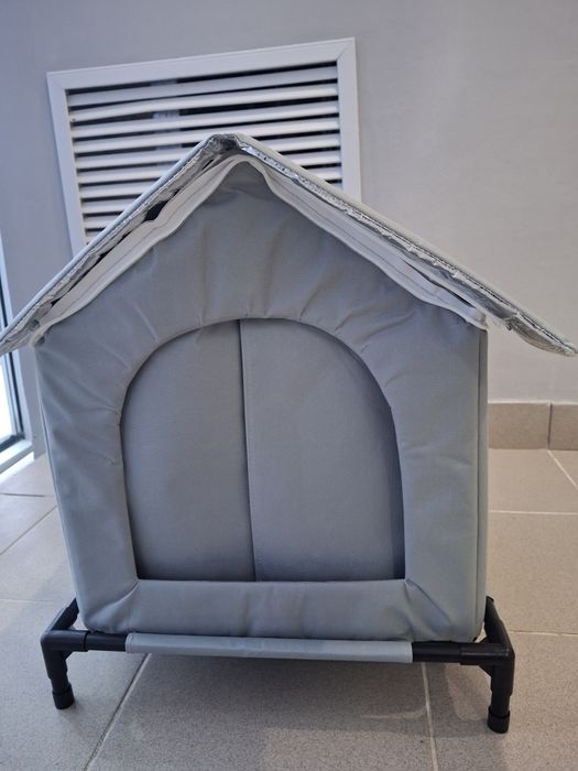 Уличный домик для большой кошки.