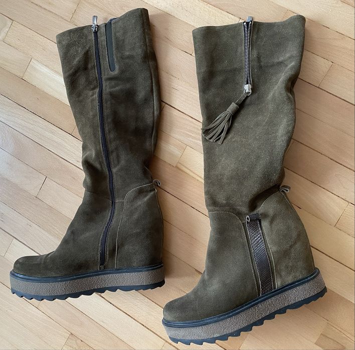 Дамски ботуши с повдигната пета