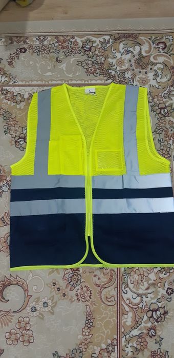 Жилетка с кармашками