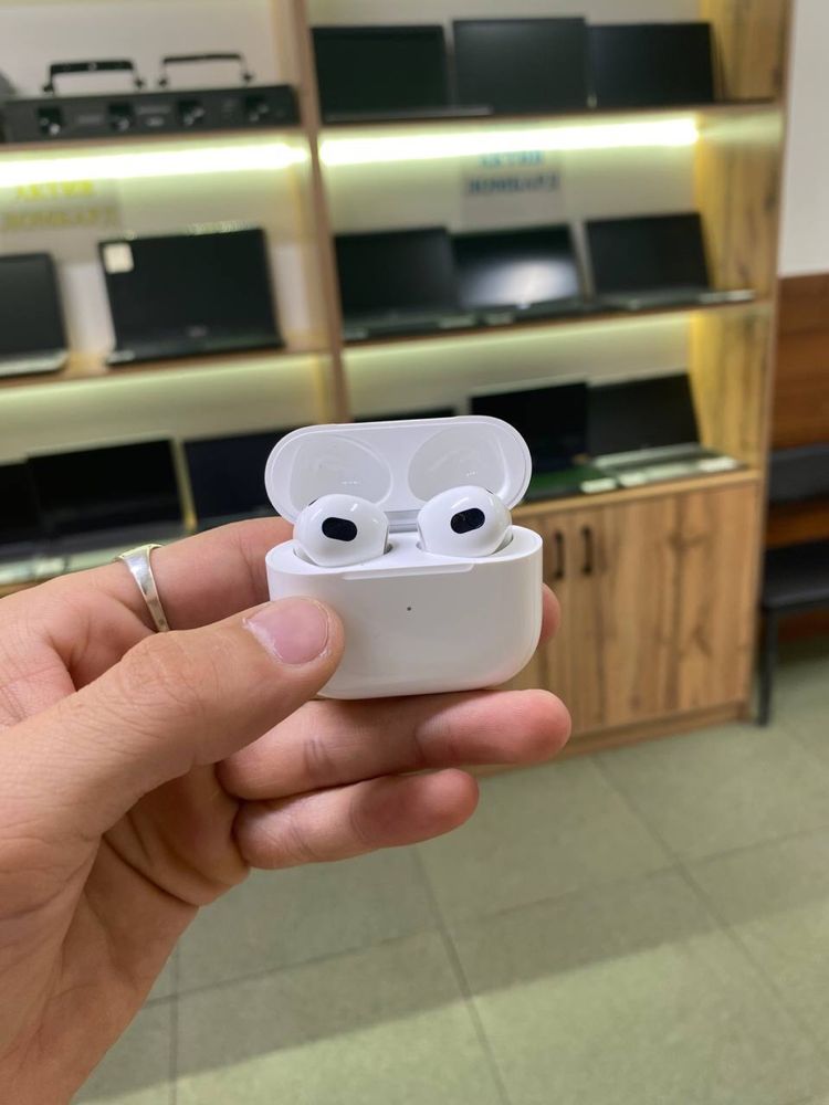 Apple AirPods 3