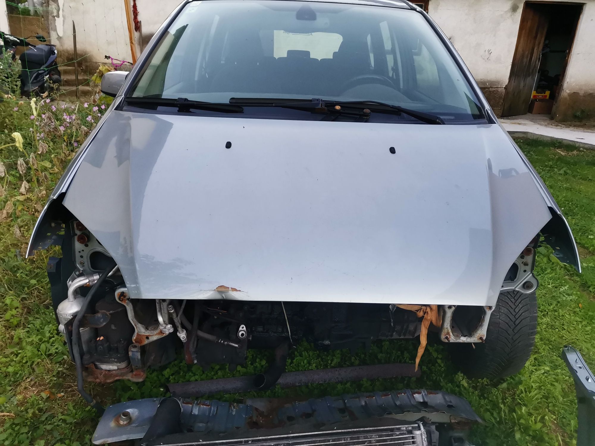 Форд Ц-макс 1.6tdci 2004 на части
