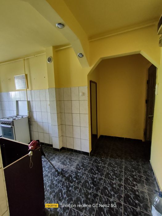 Vand apartament cu 2 camere