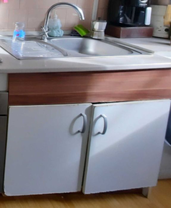 Mobila bucatarie, chiuveta si baterie, suport inox ustensile