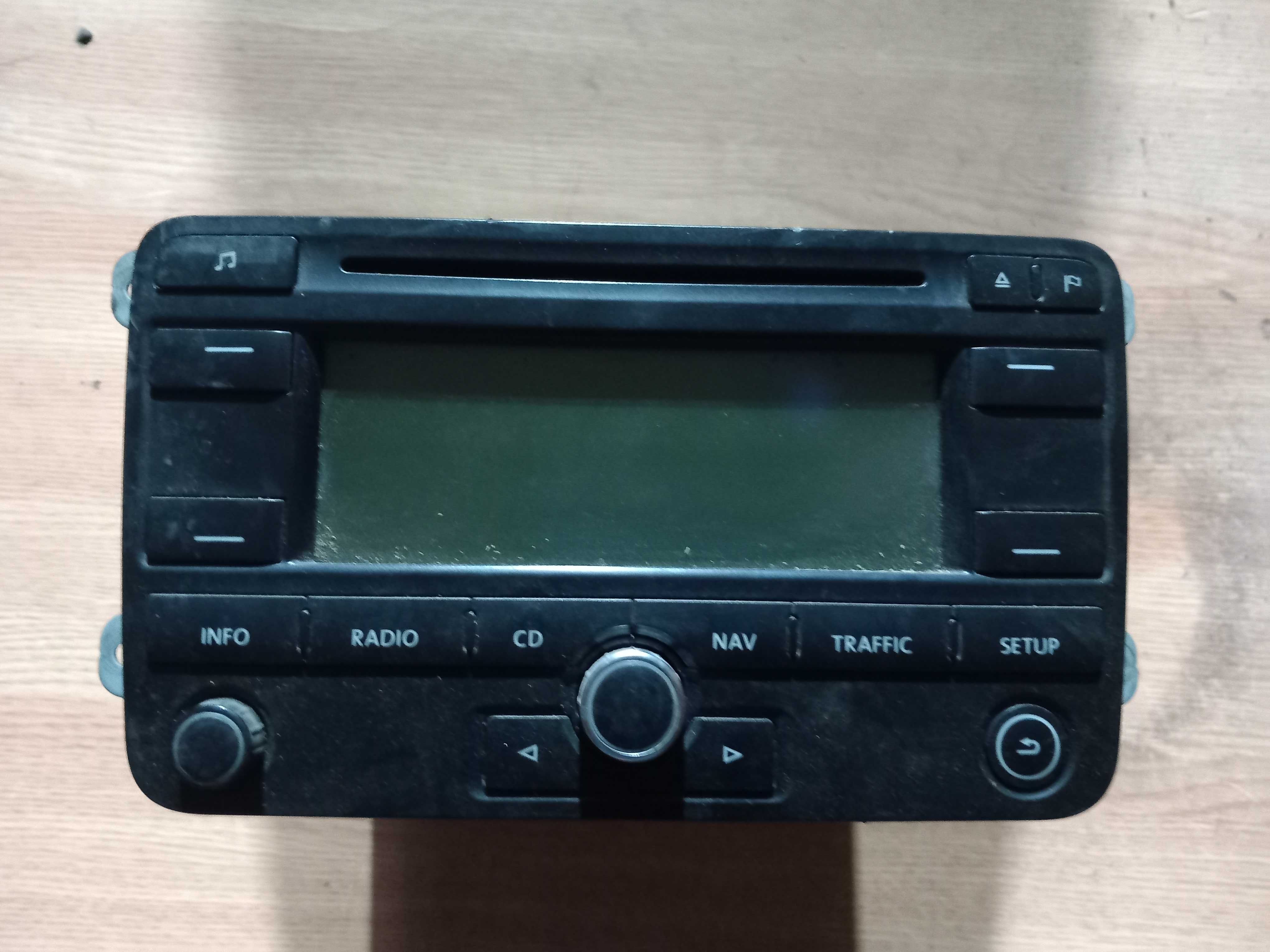 Radio CD Navigatie Volkswagen Touran An 2004-2008 Cod: 1K0 035 191 E