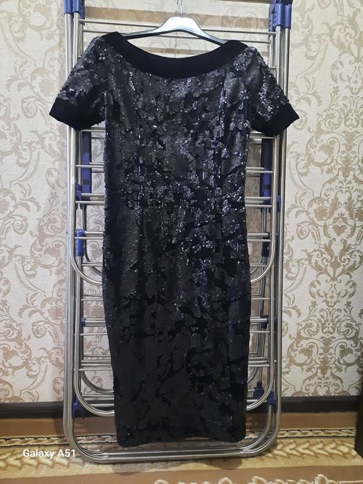 Платья Футляр черное